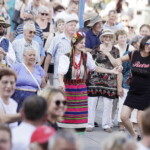 25.06.2022 Kielce. Jawor - u źródeł kultury. Korowód i koncert na Placu Artystów / fot. Jarosław Kubalski - Radio Kielce