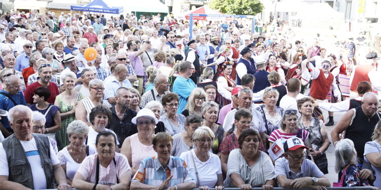 25.06.2022 Kielce. Jawor - u źródeł kultury. Korowód i koncert na Placu Artystów / fot. Jarosław Kubalski - Radio Kielce