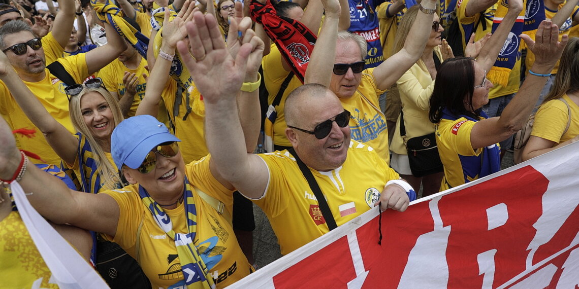 19.06.2022 Kolonia (Niemcy) Final Four Ligi Mistrzów. Przemarsz kibiców / Fot. Jarosław Kubalski - Radio Kielce