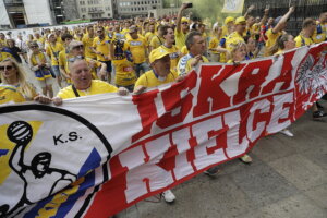 19.06.2022 Kolonia (Niemcy) Final Four Ligi Mistrzów. Przemarsz kibiców / Fot. Jarosław Kubalski - Radio Kielce