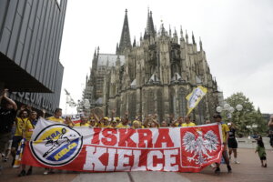 19.06.2022 Kolonia (Niemcy) Final Four Ligi Mistrzów. Przemarsz kibiców / Fot. Jarosław Kubalski - Radio Kielce