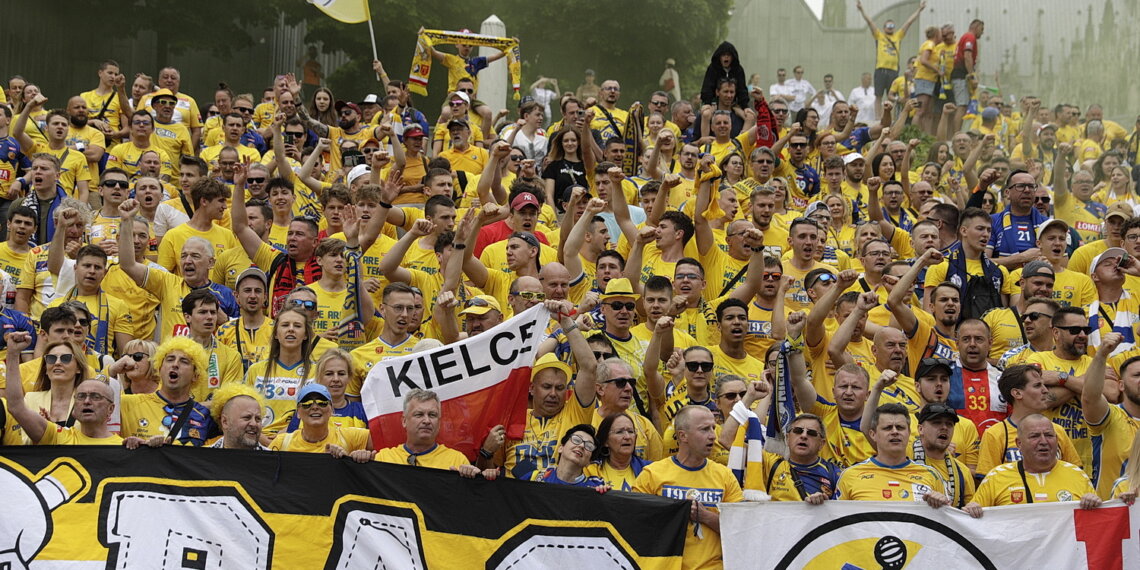 19.06.2022 Kolonia (Niemcy) Final Four Ligi Mistrzów. Przemarsz kibiców / Fot. Jarosław Kubalski - Radio Kielce