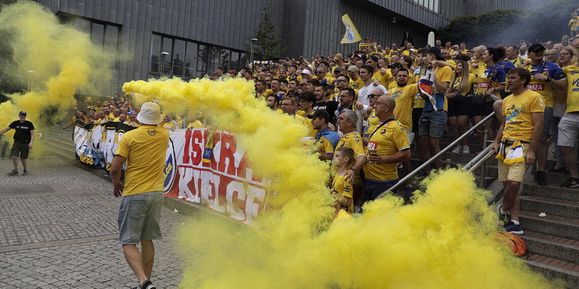 19.06.2022 Kolonia (Niemcy) Final Four Ligi Mistrzów. Przemarsz kibiców / Fot. Jarosław Kubalski - Radio Kielce