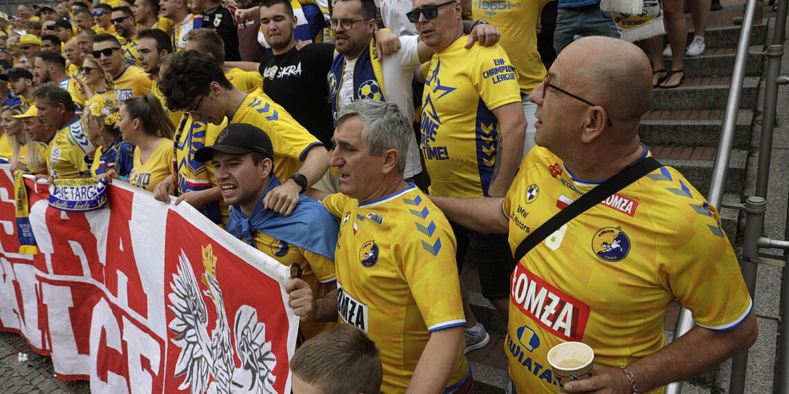 19.06.2022 Kolonia (Niemcy) Final Four Ligi Mistrzów. Przemarsz kibiców / Fot. Jarosław Kubalski - Radio Kielce