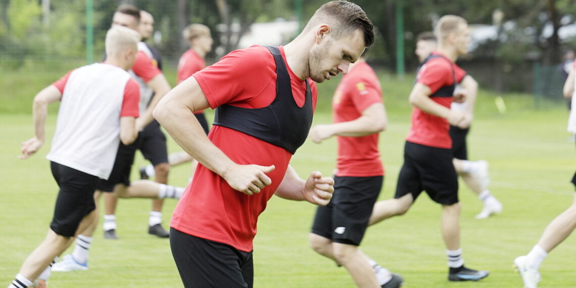 14.06.2022 Kielce. Trening piłkarzy Korony Kielce. Nowy zawodnik Adam Deja