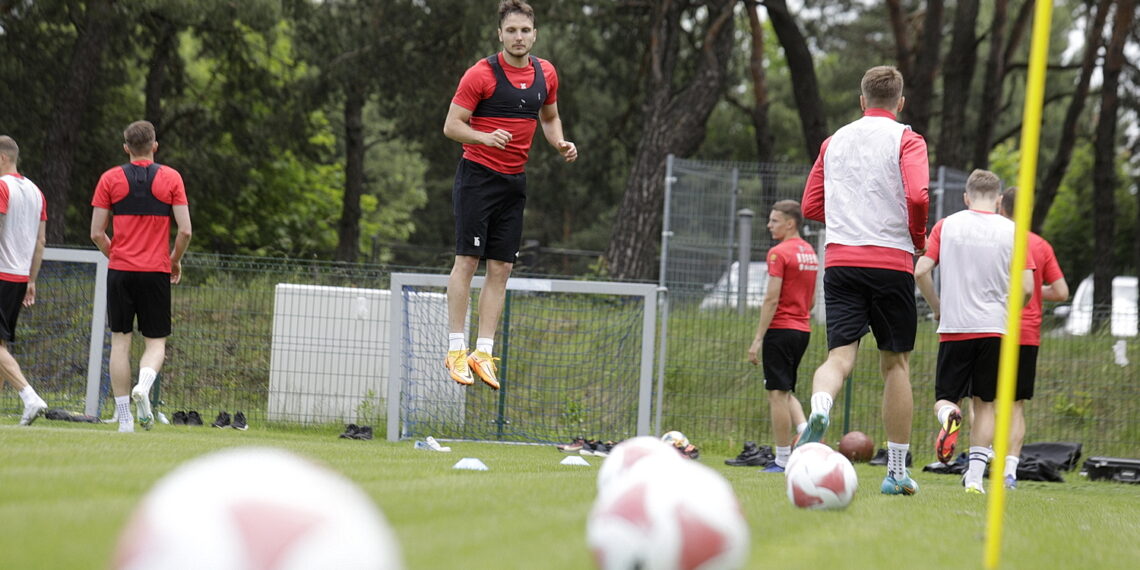 14.06.2022 Kielce. Trening piłkarzy Korony Kielce Jarosław Kubalski / Radio Kielce