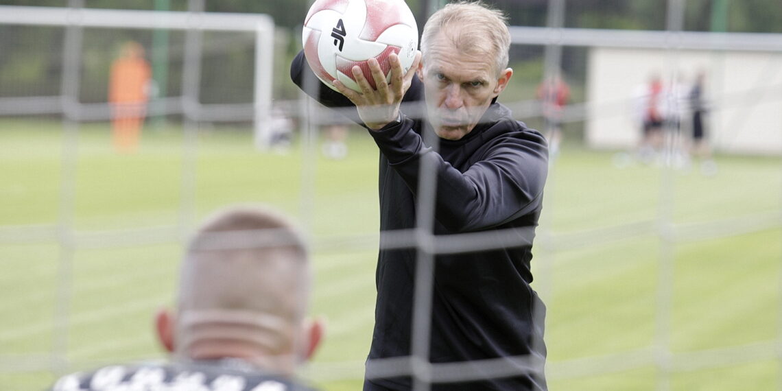 14.06.2022 Kielce. Trening piłkarzy Korony Kielce. Nowy trener bramkarzy Jarosław Tkocz Jarosław Kubalski / Radio Kielce