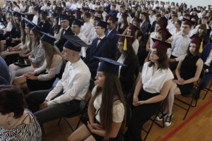 24.06.2022 Jędrzejów, Zespół Szkół im. ks. S. Konarskiego. Wojewódzkie zakończenie roku szkolnego / fot. Jarosław Kubalski - Radio Kielce