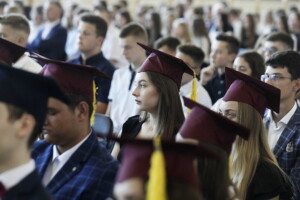 24.06.2022 Jędrzejów, Zespół Szkół im. ks. S. Konarskiego. Wojewódzkie zakończenie roku szkolnego / fot. Jarosław Kubalski - Radio Kielce