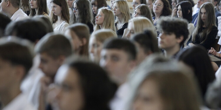 24.06.2022 Jędrzejów, Zespół Szkół im. ks. S. Konarskiego. Wojewódzkie zakończenie roku szkolnego / fot. Jarosław Kubalski - Radio Kielce