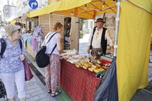 25.06.2022 Kielce. Jarmark na ulicy Sienkiewicza / fot. Jarosław Kubalski - Radio Kielce