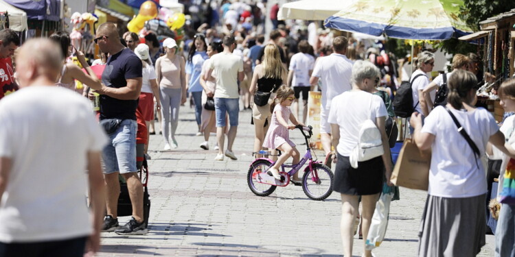 25.06.2022 Kielce. Jarmark na ulicy Sienkiewicza / fot. Jarosław Kubalski - Radio Kielce
