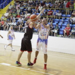 To było wspaniałe spotkanie po latach! - Radio Kielce 25.06.2022 Kielce. Koszykówka. Mecz gwiazd CERSANIT-u / fot. Jarosław Kubalski - Radio Kielce