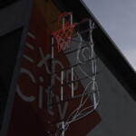 25.06.2022 Kielce. Hala przy ulicy Żytniej. Nowy neon - koszykarz / fot. Jarosław Kubalski - Radio Kielce