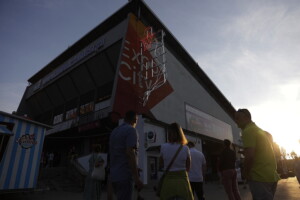 25.06.2022 Kielce. Hala przy ulicy Żytniej. Nowy neon - koszykarz / fot. Jarosław Kubalski - Radio Kielce