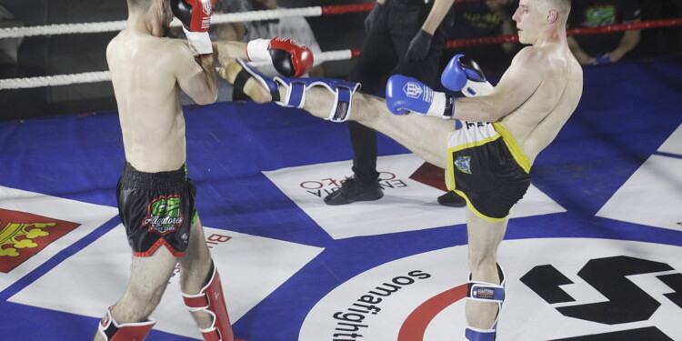 25.06.202 Kielce. Mistrzostwa Polski Seniorów w Kickboxingu. Walka Bartłomiej Mienciuk - Maciej Brabski / fot. Jarosław Kubalski - Radio Kielce