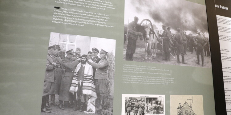 30.06.2022 Michniów. Mauzoleum Martyrologii Wsi Polskich. Wystawa "Porządek i Zagłada. Policja w nazistowskich Niemczech"