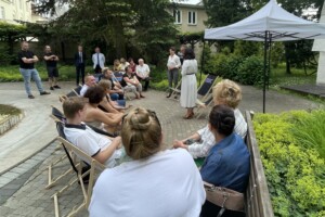 20.06.2022. Ostrowiec Św. Spotkanie parlamentarzystek PO z mieszkańcami / Fot. Emilia Sitarska - Radio Kielce