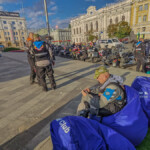 Rajd, którego nie zatrzyma nawet wojna - Radio Kielce Przepiękny, bardzo zadbany centralny plac w Charkowie, który został zbombardowany przez Rosjan w pierwszych dniach wojny. Wspaniałe przyjęcie przez ukraińskich motocyklistów, władze miasta oraz polskiego konsula w Charkowie / źródło: archiwum prywatne