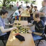 27.06.2022. Kielce. Park Miejski. Wakacyjna Szkoła Szachowa Radia Kielce / Fot. Jarosław Kubalski – Radio Kielce