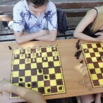 27.06.2022. Kielce. Park Miejski. Wakacyjna Szkoła Szachowa Radia Kielce / Fot. Jarosław Kubalski – Radio Kielce