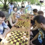 27.06.2022. Kielce. Park Miejski. Wakacyjna Szkoła Szachowa Radia Kielce / Fot. Jarosław Kubalski – Radio Kielce