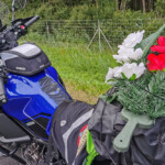 Rajd, którego nie zatrzyma nawet wojna - Radio Kielce Moja Yamaha na trasie pomiędzy Katowicami a Krakowem. W drodze złapał nas ulewny deszcz, krótki postój na autostradzie w celu założenia ubrań przeciwdeszczowych / źródło: archiwum prywatne