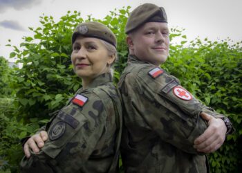 Na zdjęciu (od lewej) szer. Bogumiła Wróblewska i st. szer. Mariusz Bąk / ppor. Daniel Woś / ŚBOT