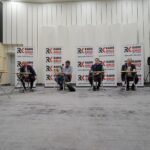 05.06.2022. Kielce. Studio Polityczne Radia Kielce. Na zdjęciu (od lewej): Radosław Podsiadły - Radio Kielce, wicewojewoda Rafał Nowak - Prawo i Sprawiedliwość, Mateusz Żukowski - Koalicja Obywatelska, Łukasz Wasilewski - Konfederacja Ruch Narodowy, poseł Czesław Siekierski - Polskie Stronnictwo Ludowe i Małgorzata Marenin - Nowa Lewica / Piotr Kwaśniewski / Radio Kielce