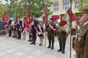 10.06.2022. Bodzentyn. Odsłonięcie tablicy poświęconej Wladyslawowi Wasilewskiemu „Osetowi” / Anna Głąb / Radio Kielce