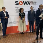 22.06.2022. Starachowice. Otwarcie Strefy Odkrywania Wyobraźni i Aktywności w Muzeum Przyrody i Techniki. Na zdjęciu (od lewej): Paweł Kołodziejski - dyrektor MPiT, Dariusz Dąbrowski - wicestarosta starachowicki, Irena Cieślińska - dyrektor programowy Centrum Nauki Kopernik, Piotr Ambroszczyk - starosta starachowicki, Radosław Brzózka - dyrektor biura politycznego Ministra Edukacji i Nauki, Jerzy Materek - członek zarządu powiatu starachowickiego / Fot. Anna Głąb - Radio Kielce