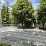 14.06.2022. Kielce. Ulica Częstochowska. Wytarta zebra oraz niewidoczny znak drogowy w pobliżu urzędu skarbowego / Jarosław Kubalski / Radio Kielce