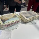 17.06.2022. Micigózd. Oddanie do użytku wyremontowanej ulicy Słonecznej. Okolicznościowe torty / Fot. Monika Miller / Radio Kielce