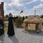 12.06.2022. Gorzków. Odsłonięcie na cmentarzu pomnika upamiętniającego mjr Henryka Dobrzańskiego „Hubala” / Marta Gajda-Kruk / Radio Kielce