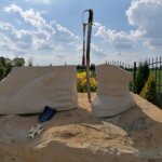 12.06.2022. Gorzków. Odsłonięcie na cmentarzu pomnika upamiętniającego mjr Henryka Dobrzańskiego „Hubala” / Marta Gajda-Kruk / Radio Kielce