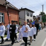 16.06.2022. Kazimierza Wielka. Boże Ciało. Procesja eucharystyczna w parafii pw. Podwyższenia Krzyża Świętego / Marta Gajda-Kruk / Radio Kielce