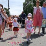 16.06.2022. Kazimierza Wielka. Boże Ciało. Procesja eucharystyczna w parafii pw. Podwyższenia Krzyża Świętego / Marta Gajda-Kruk / Radio Kielce