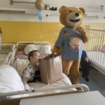 01.06.2022. Kielce. Prezenty dla dzieci z Oddziału Onko-hematologicznego Wojewódzkiego Szpitala Zespolonego / Iwona Murawska / Radio Kielce