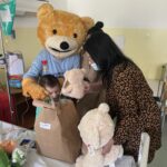 01.06.2022. Kielce. Prezenty dla dzieci z Oddziału Onko-hematologicznego Wojewódzkiego Szpitala Zespolonego / Iwona Murawska / Radio Kielce