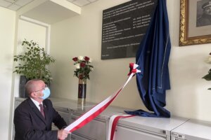 11.06.2022. Kielce. Obchody 100-lecia istnienia szpitala dziecięcego. Odsłonięcie tablicy poświęconej zasłużonym lekarzom. Na zdjęciu: Marek Bogusławski - wicemarszałek województwa świętokrzyskiego / Iwona Murawska / Radio Kielce