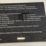 11.06.2022. Kielce. Obchody 100-lecia istnienia szpitala dziecięcego. Tablica poświęcona zasłużonym lekarzom / Iwona Murawska / Radio Kielce