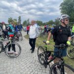 04.06.2022. Sandomierz. 13. Rajd Papieski. Na zdjęciu (z prawej, na pierwszym planie): ks. Rafał Kułaga, rektor Wyższego Seminarium Duchownego w Sandomierzu / Grażyna Szlęzak / Radio Kielce