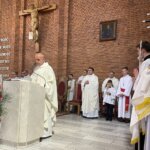 16.06.2022. Sandomierz. Boże Ciało. Kościół Podwyższenia Krzyża Świętego. Msza święta / Grażyna Szlęzak / Radio Kielce