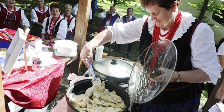 12.06.2022. Tokarnia. Konkurs „Nasze Kulinarne Dziedzictwo – Smaki Regionów” / Jarosław Kubalski / Radio Kielce