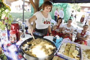 12.06.2022. Tokarnia. Konkurs „Nasze Kulinarne Dziedzictwo – Smaki Regionów” / Jarosław Kubalski / Radio Kielce