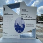 09.06.2022. Kielce, Rynek. Wystawa „Zbiorowy portret rodzin II Rzeczpospolitej” / Jarosław Kubalski / Radio Kielce