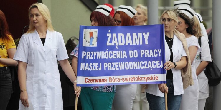 10.06.2022. Kielce. Protest pielęgniarek / Wiktor Taszłow / Radio Kielce