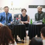 06.06.2022. Kielce. Konferencja prasowa poświęcona XXIII edycji konkursu OFF Fashion. Na zdjęciu (od lewej):  Marcin Chłodnicki - wiceprezydent Kielc, Augustyna Nowacka - dyrektor Kieleckiego Centrum Kultury, Artur Wijata - kurator Galerii Winda / Wiktor Taszłow / Radio Kielce