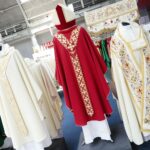 Sztuka sakralna, wykłady i ciekawostki, na przykład pastylki z wodą z Lourdes. Zaczyna się SacroExpo