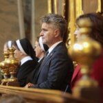 08.06.2022. Kielce. Jubileusz 20-lecia reaktywacji LO im. świętej Jadwigi Królowej. Msza święta. Na zdjęciu: senator Krzysztof Słoń / Wiktor Taszłow / Radio Kielce